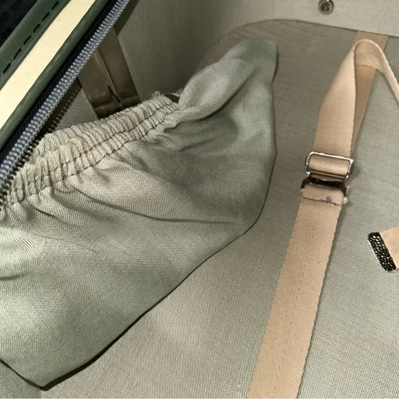 Vintage Grasshopper Suitcase Cream and Green Classic Soft Sided Stiff Frame MCM - Picture 10 of 16